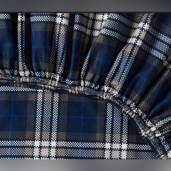 Room Essentials Navy and Gray Plaid Microfiber Sheet Set
Size Twin 
New - Picture 6 of 9